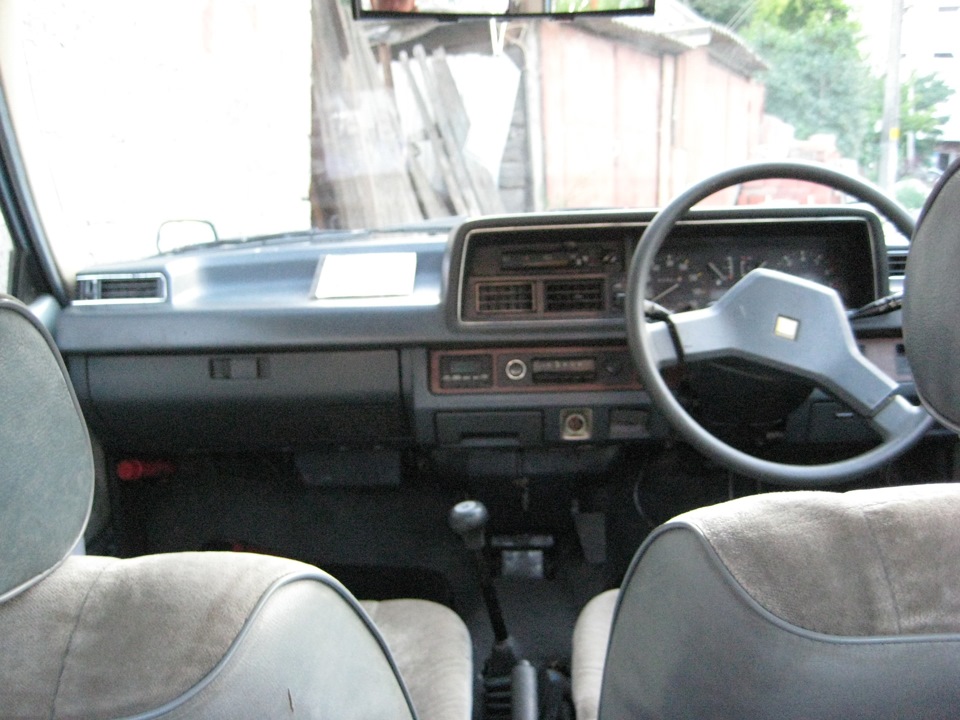 Устранение неисправности стоп-сигналов. Перенос магнитолы в бардачок ...