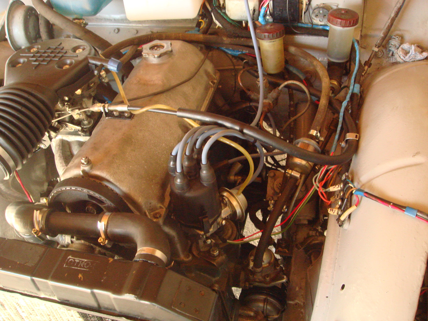 Какой двигатель стоит на москвич 3. Москвич 2141 подкапотка. Москвич 2140 с двигателем 20valve. 8. Москвич 412 иж двигатель.