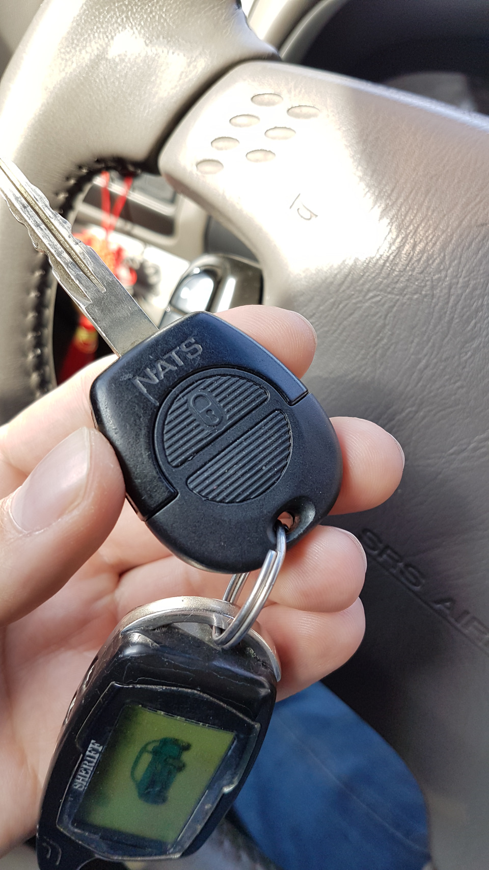 Hyundai Bayon ключ сигнализация. Ключ для Ниссан Санни с кнопками. Ключи от сигнализации Додж 2002. Ключи сигнализации от машины Ниссан. Сигнализация на машину на телефон