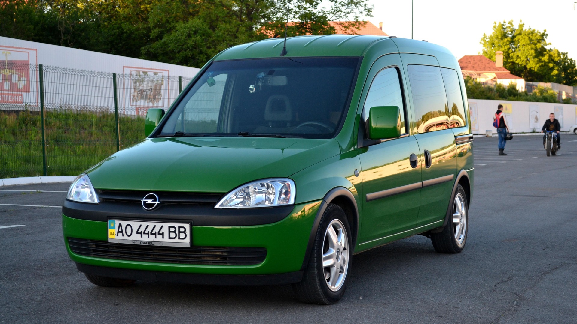 Опель комбо фото. Opel Combo. Опель комбо 2. Opel Combo 2008 Tuning. Каблук Опель комбо.