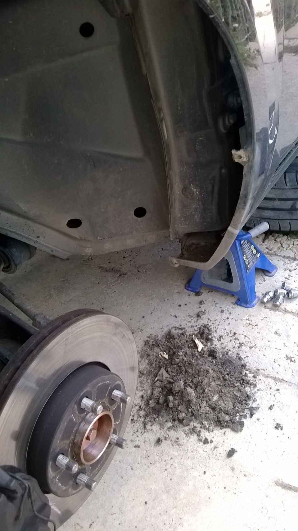 Антикор передних колесных арок. — Ford Focus Hatchback II, 1,8 л, 2010 ...