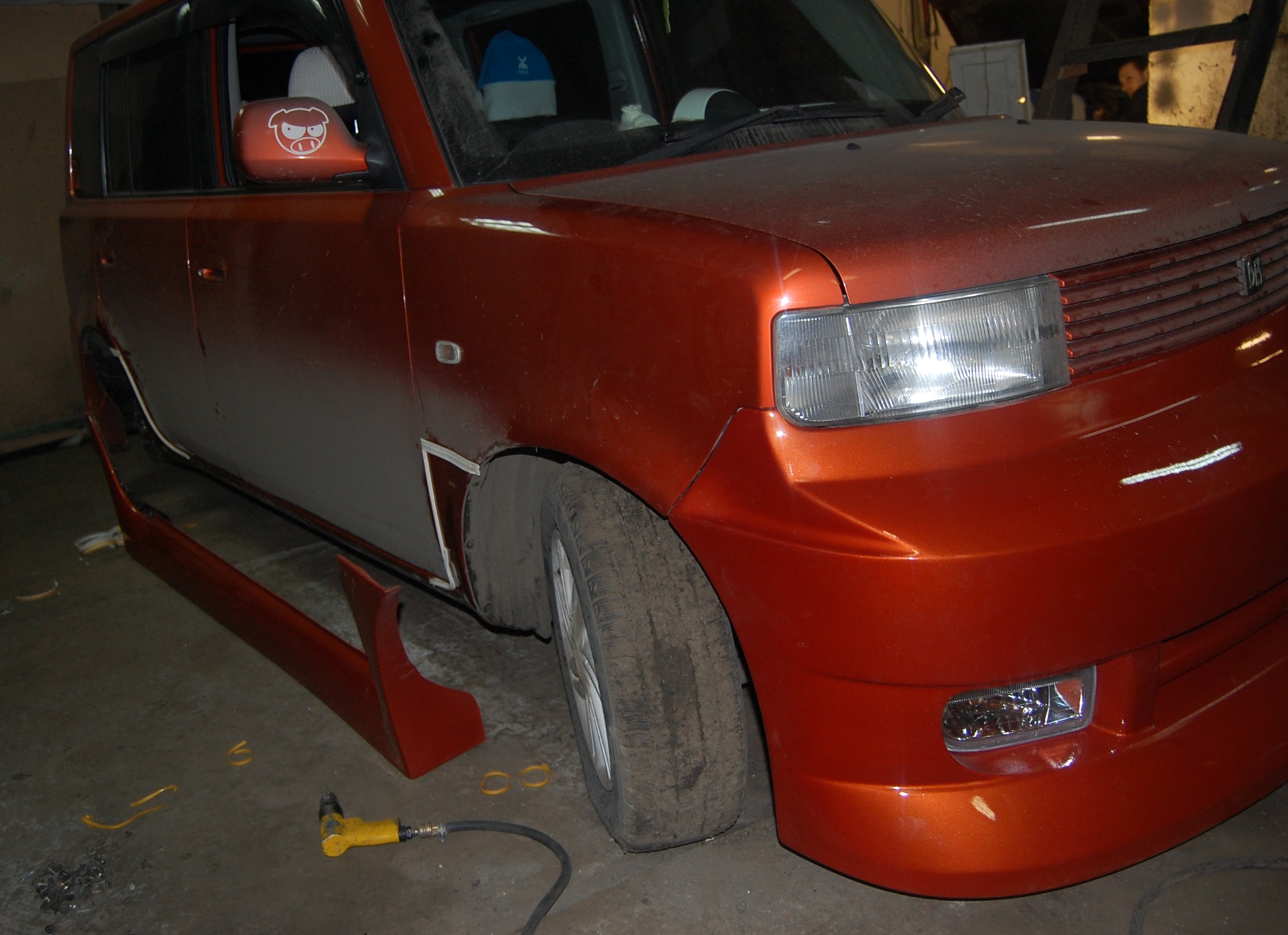 Installing Fabulos - Toyota bB 15L 2003