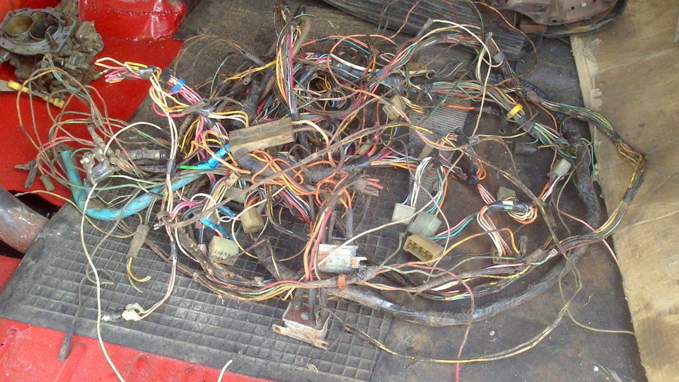 Поезда на приемку черного металла — ИЖ Москвич 412, 1,5 л, 1977 года ...