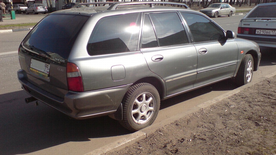 mitsubishi lancer универсал 1998