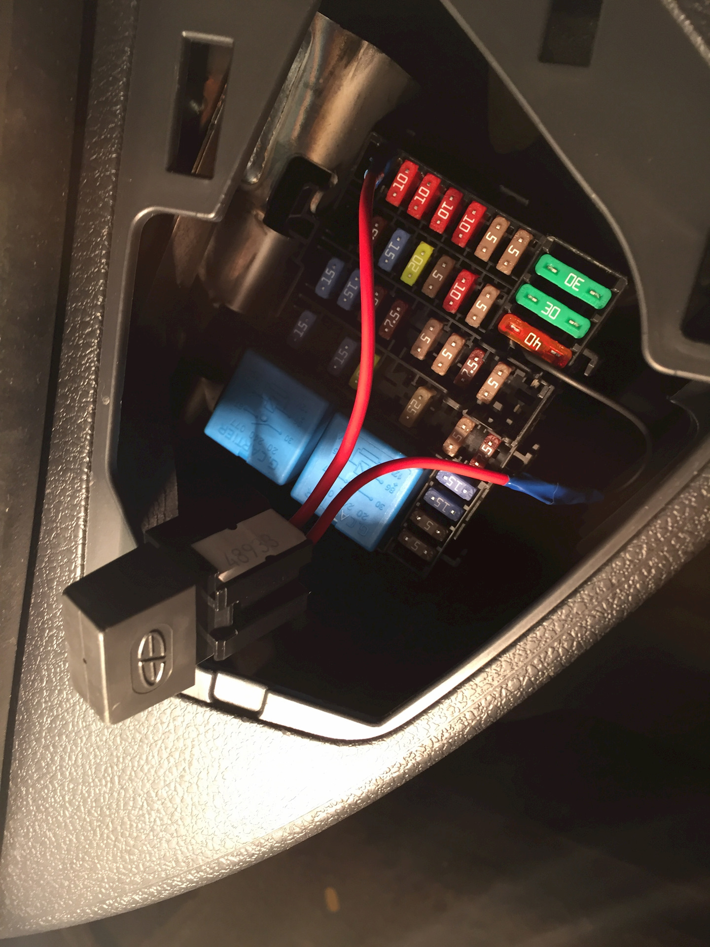 Рено дастер стеклоподъемники без зажигания. Без включения. Приора 2 реле стеклоподъемника. Предохранитель звукового сигнала рено логан 1. Логан 2 стеклоподъемники без зажигания.