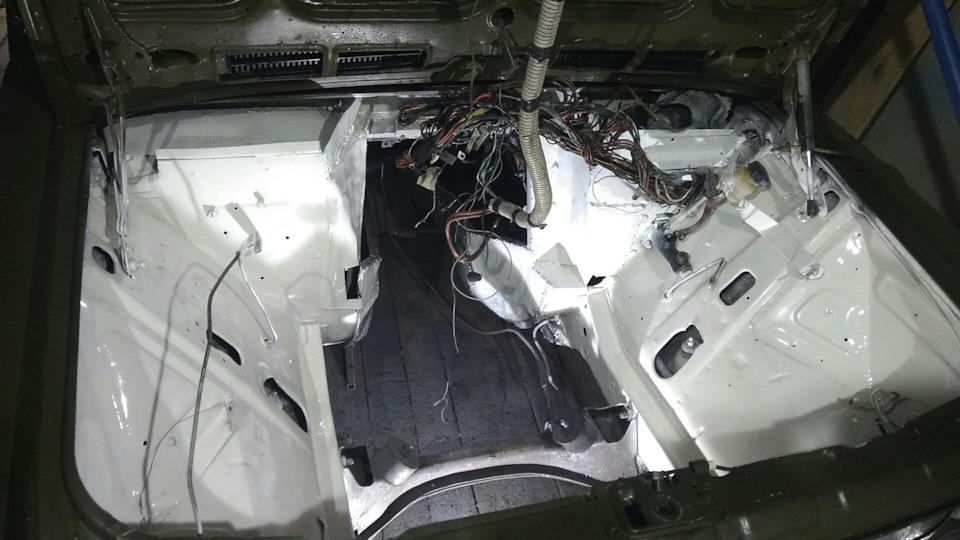 Покраска подкапотки — Lada 21061