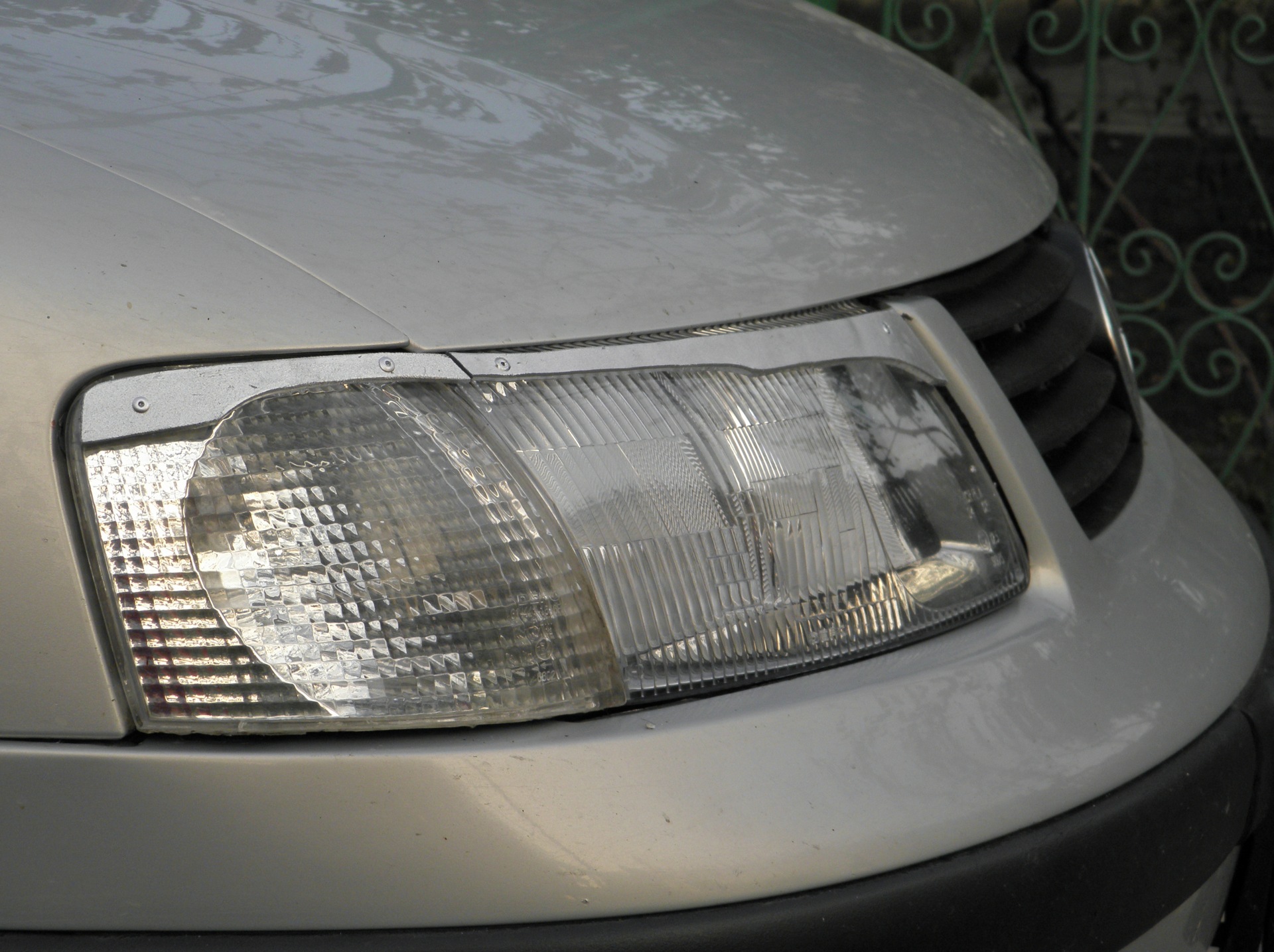 Реснички для фар на машину. Реснички своими руками. Реснички на фары. Volvo s60 реснички на фары. Ресницы на фары из пленки.