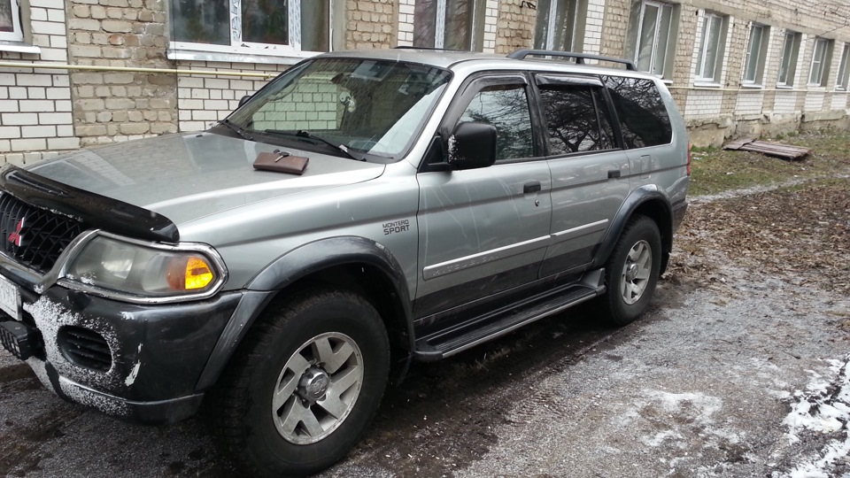 Спорт 2000. Mitsubishi Montero Sport 3.0. Pajero Sport 2000. Мицубиси Паджеро спорт 2000. Мицубиси Монтеро спорт 2000 2.