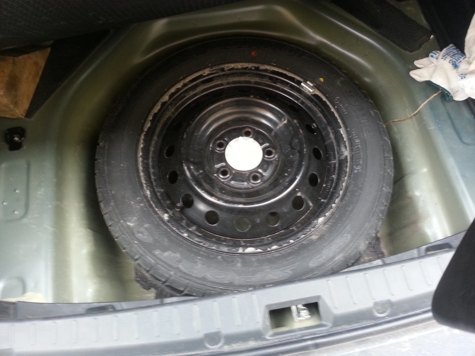перевернул наконец запаску))) — Toyota Corolla (140/150), 1,6 л, 2011 ...