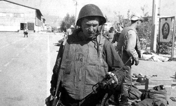 в каком году придумали бронежилет. 8ab915es 960. в каком году придумали бронежилет фото. в каком году придумали бронежилет-8ab915es 960. картинка в каком году придумали бронежилет. картинка 8ab915es 960. Они не издают воинственного грохота, не сверкают начищенной до зеркального блеска поверхностью, они не украшены плюмажами и чеканными гербами — и часто вообще замаскированы под пиджаками. Но сегодня без этих неказистых с виду доспехов просто немыслимо посылать солдат в бой или обеспечить минимальную безопасность VIP-персон…