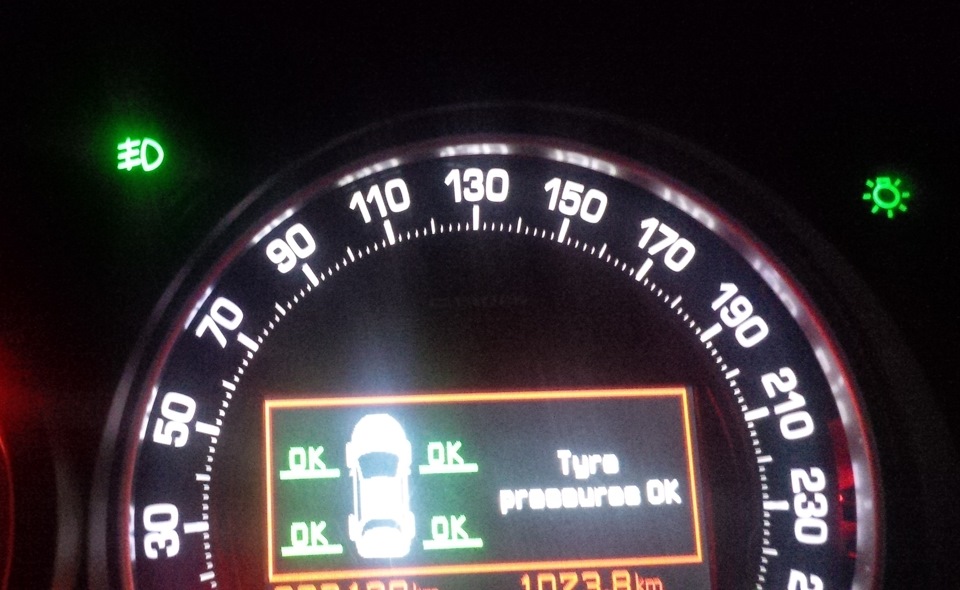 Tpms значок. подкова на приборке датчики давления в шинах. норма давления в шинах киа сид 2020. Tpms на панели приборов. индикатор давления в шинах на панели.