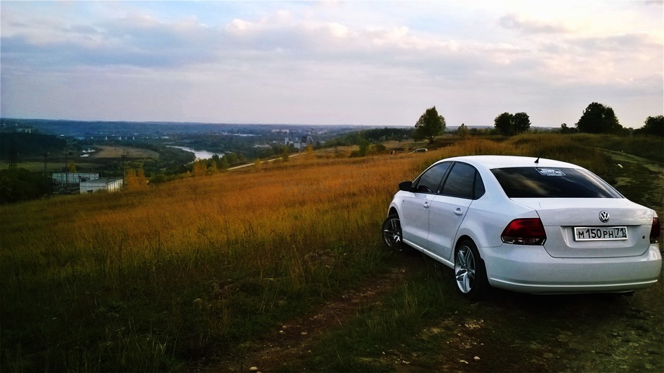 Volkswagen Polo sedan РґРµРІСѓС€РєРё