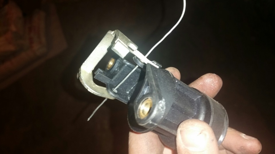 Замок крышки багажника vw b4. Замок багажника vw passat b3. Фольксваген пассат б4 замок багажника. Замок багажника vw b4. Замок багажника vw passat b4.