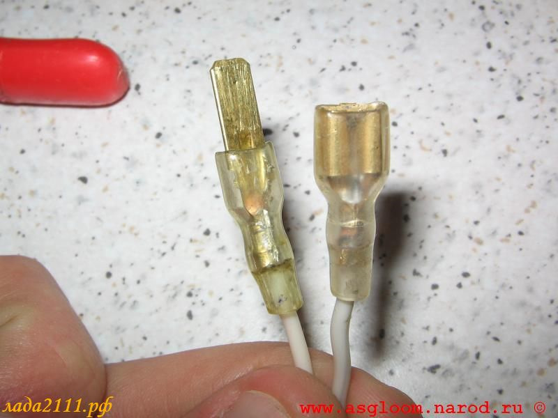 Соединение проводов пайкой. Припайка провода к клемме. Опрессовка многожильных проводов. Предохранитель для велосипеда как паять клеммы. Паяем клеммы.