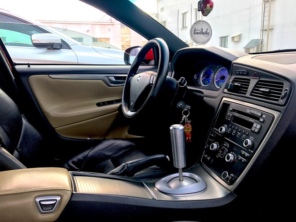 Ручка МКПП. — Volvo S60 R, 2,5 л, 2007 года | аксессуары | DRIVE2
