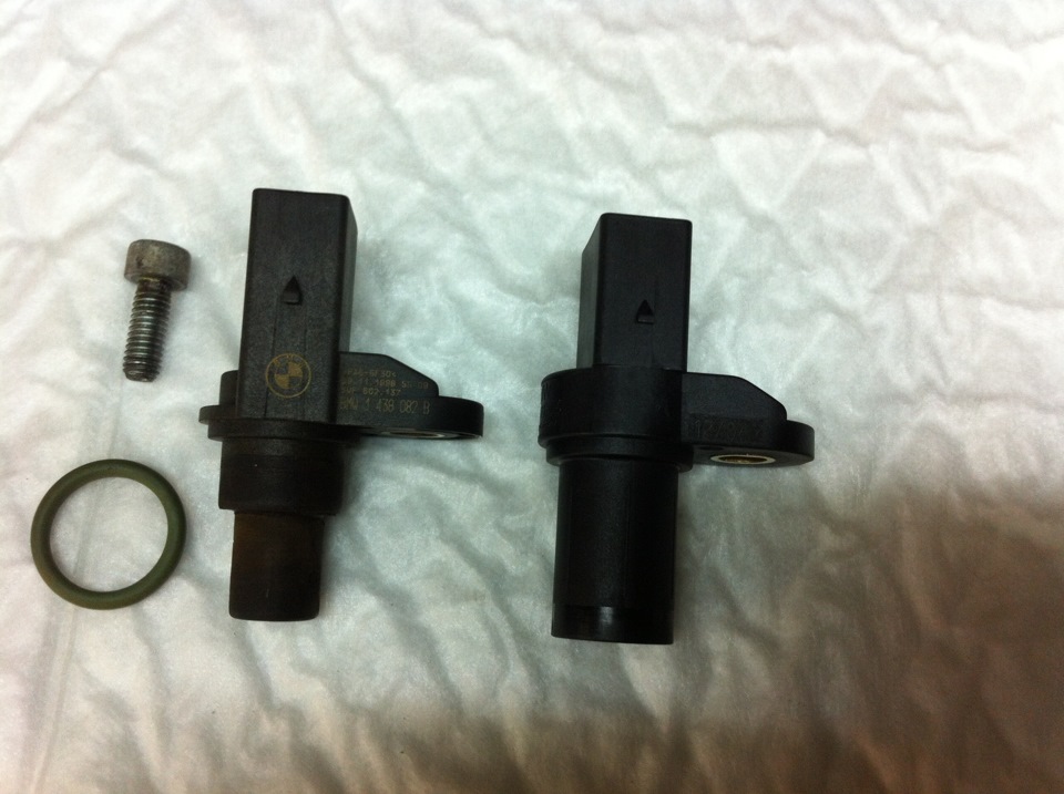 Датчик выпускного. Датчик распредвала 962535544. Датчик распредвала авео т300 1. 8. Датчик распредвала cruze 1.