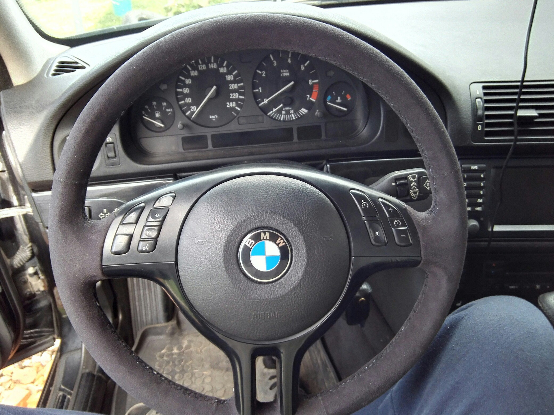 BMW 525 2005 руль