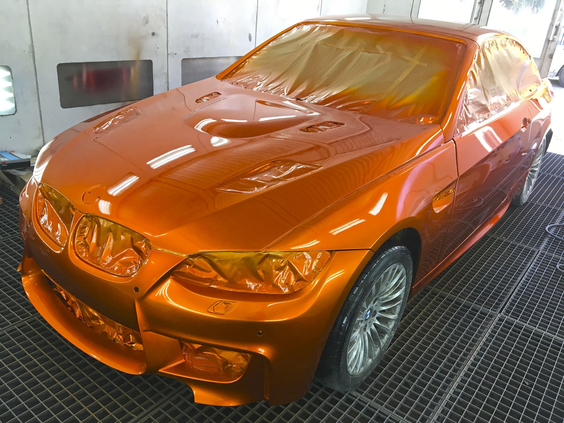 Красочное покрытие. Оранжевый Кэнди цвет е46. Оранжевый Кэнди BMW. Цвет Кэнди оранжевый на авто. Оранжевый Кенди е46 Кэнди цвет.