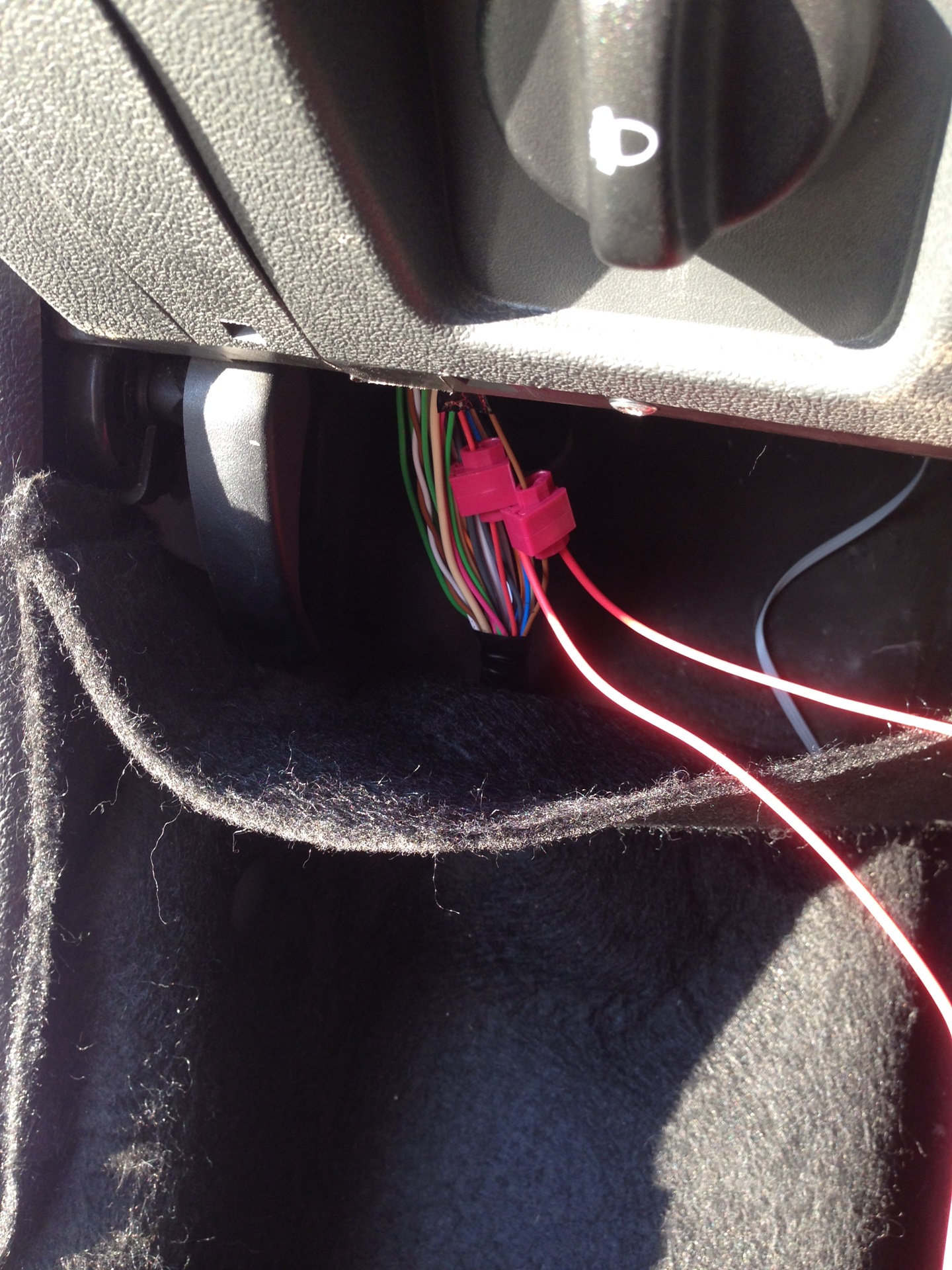 Лягушка стоп сигнала ларгус. Не работают стопы ларгус. Не работают стопы ларгус. Реле стеклоочистителя ларгус. Сигнал рено дастер.