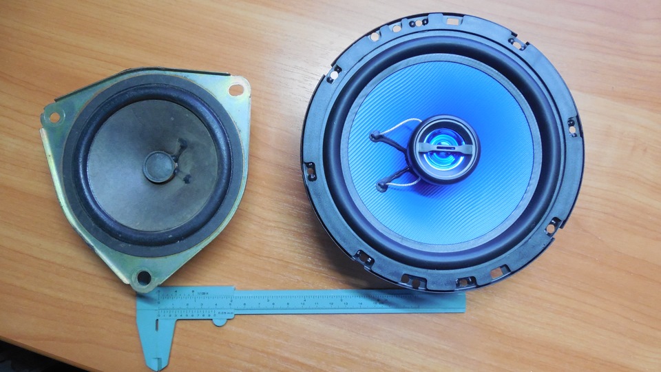 передние колонки какие лучше. штатные колонки приора 1 размер задних колонок. передние колонки какие лучше. задний динамик двери peugeot 308. штатные динамики lada granta fl.