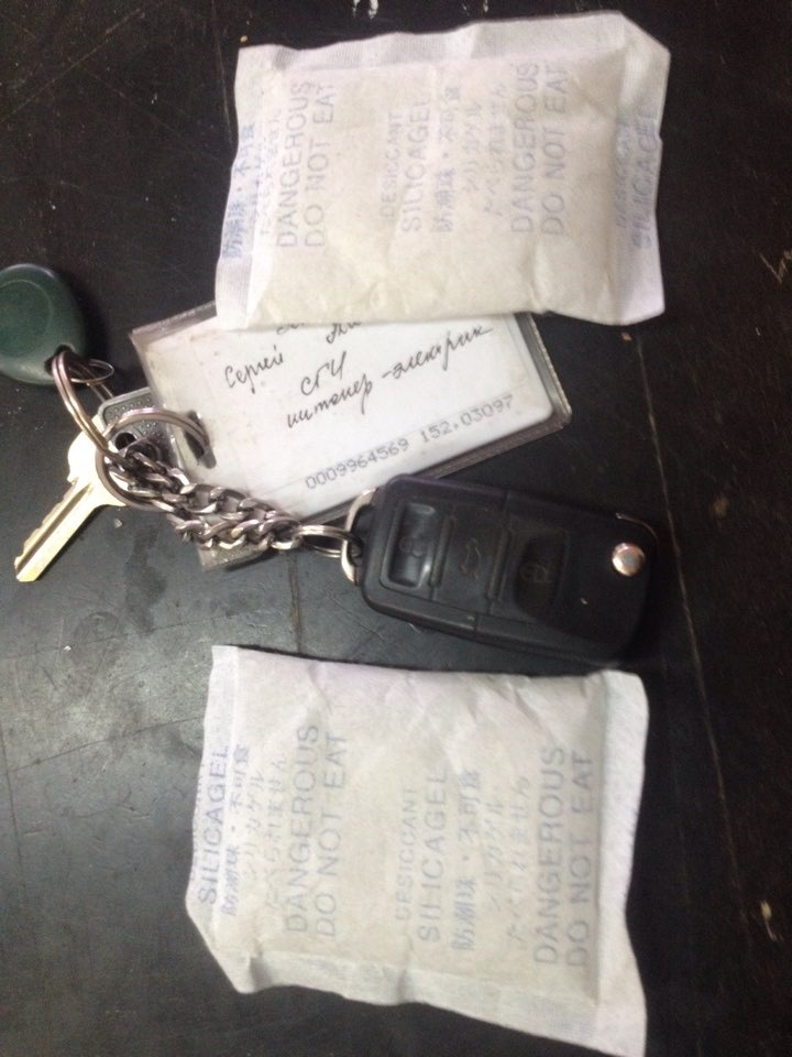 Силикагель в фары — Volkswagen Golf Mk6, 1,4 л, 2009 года | другое | DRIVE2