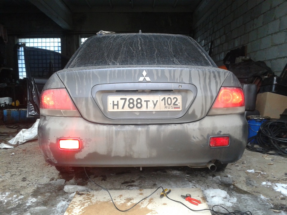 Симметричные задние туманки — Mitsubishi Lancer IX, 1,6 л, 2005 года ...
