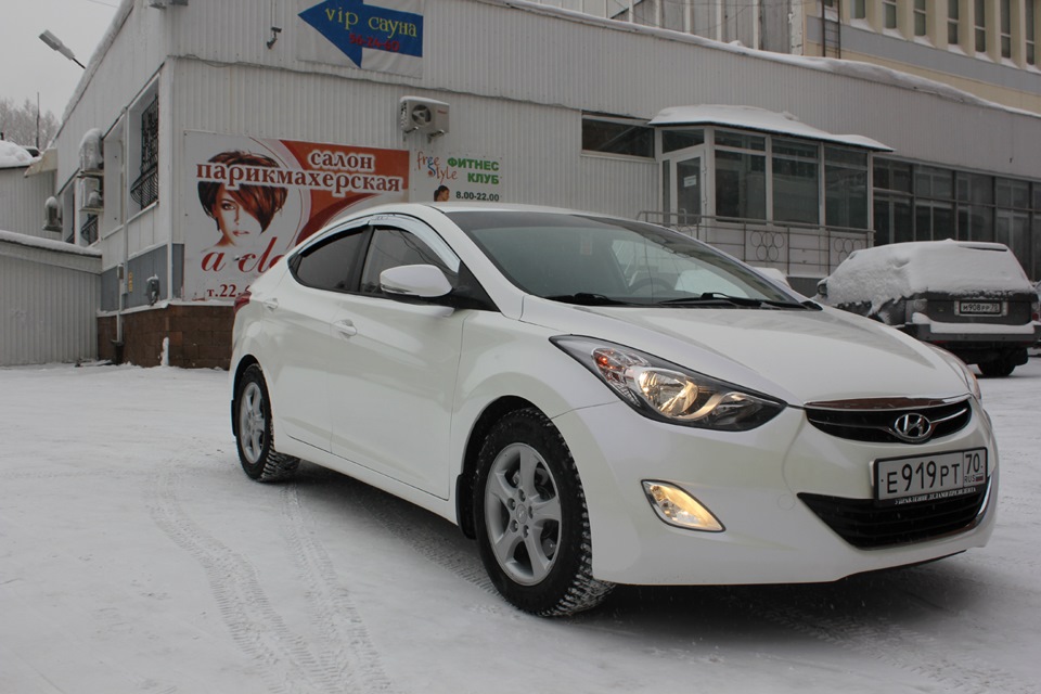 Купить б/у Hyundai Avante V 1.6 AT (140 л.с.) бензин автомат в Санкт-Петербурге: