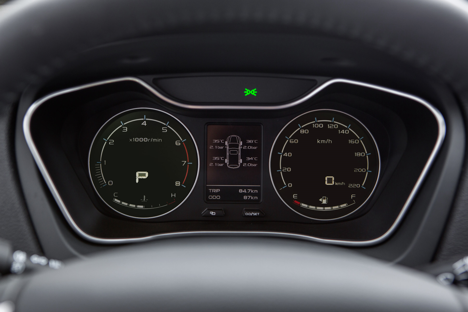Значки на панели джили атлас. Geely Emgrand x7 приборная панель. Geely Coolray приборная панель. Geely Emgrand 2014 приборная панель. Приборная панель Geely Vision.