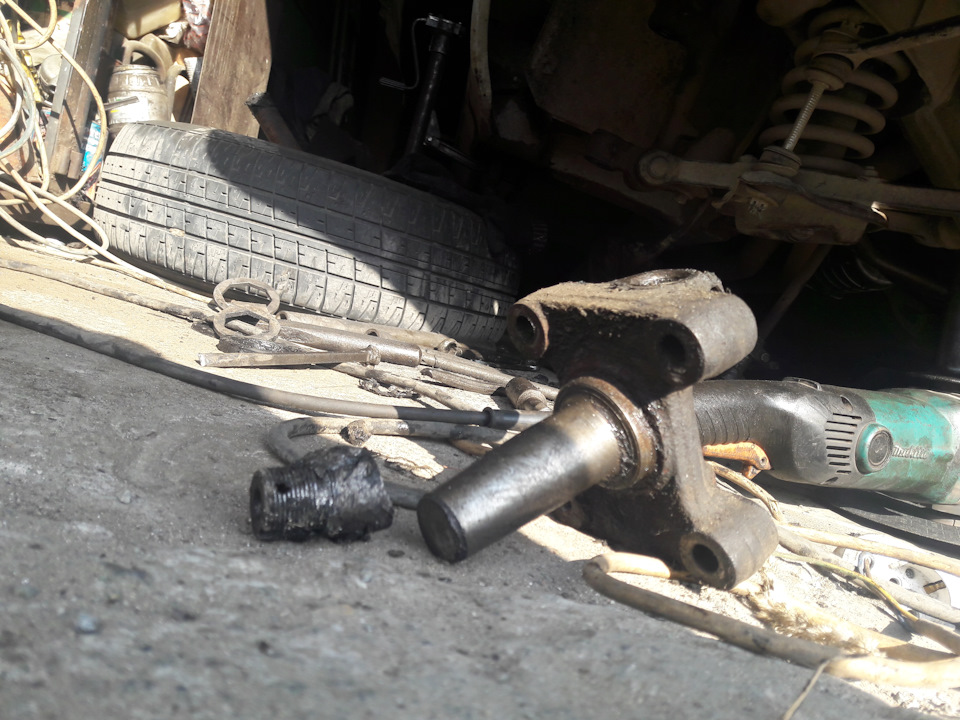 Замена кулак поворотный подшипники ступицы — ГАЗ 2410, 2,5 л, 1985 года ...