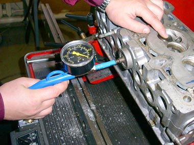 Вакуумный тестер для проверки герметичности клапанов гбц. Тестер гбц. Вакуум тестер trego vt. Licota atp-2106b тестер утечки цилиндра с регулятором давления. Jtc набор инструментов для выявления утечек в цилиндрах.