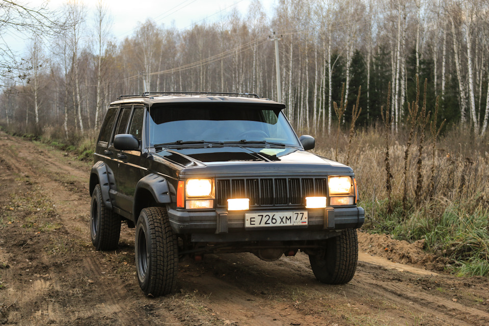 Jeep Cherokee XJ оранжевый