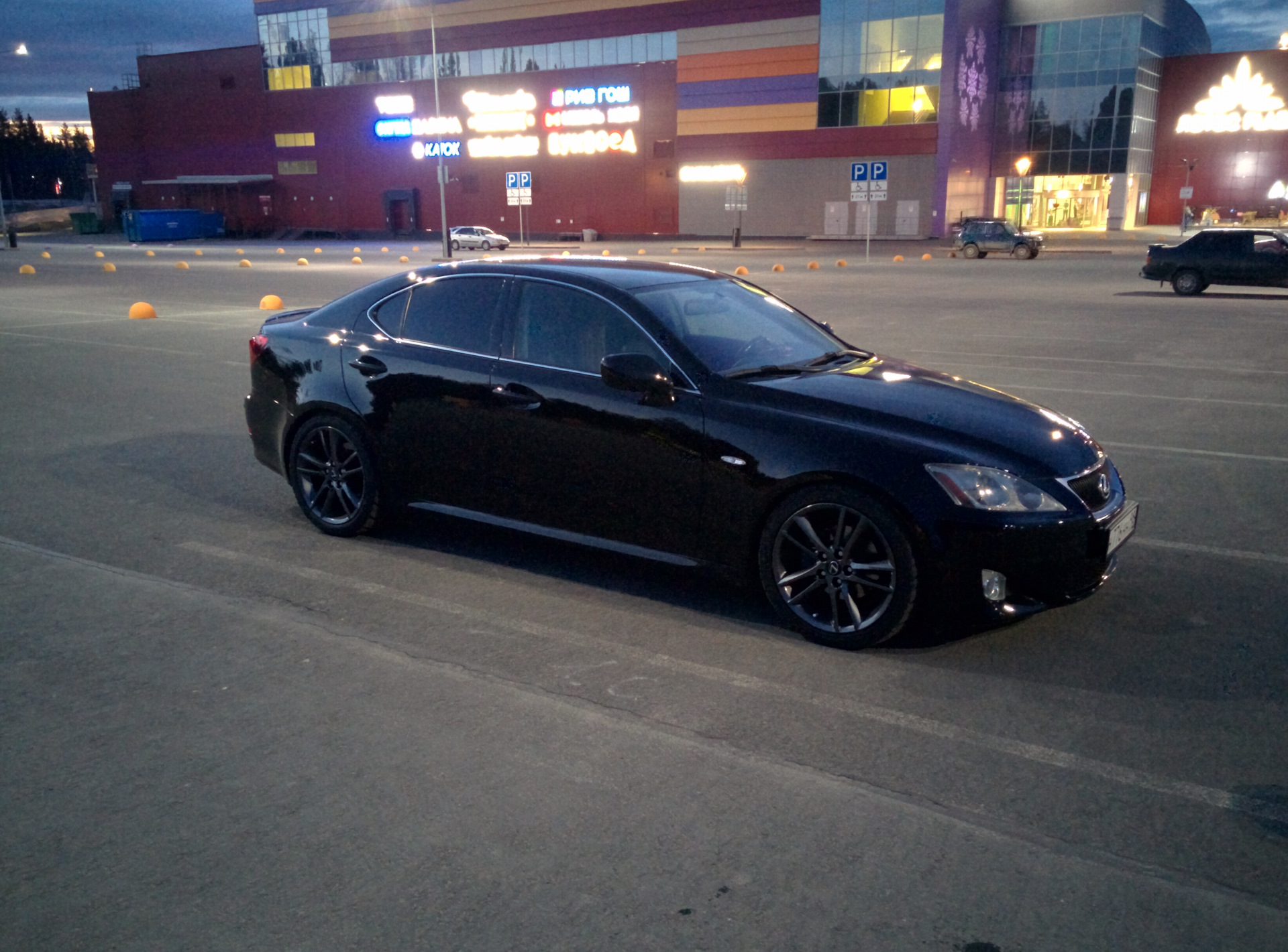 Lexus is 350 f Sport Black