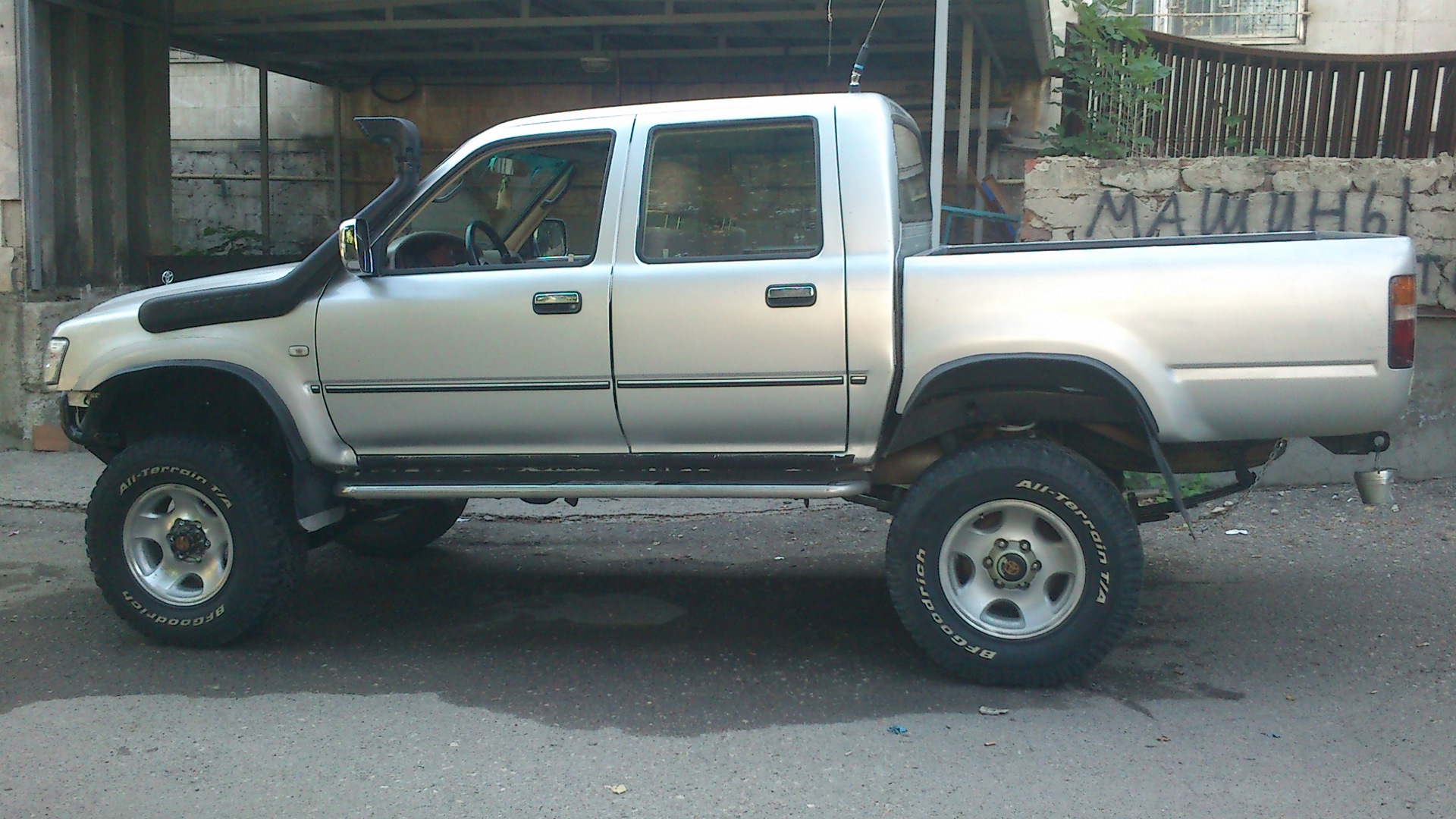 Great Wall Deer 2.2 2006. Great Wall Deer g3 на 32 колесах. Great Wall Deer 4. Great Wall Deer Toyota Hilux.