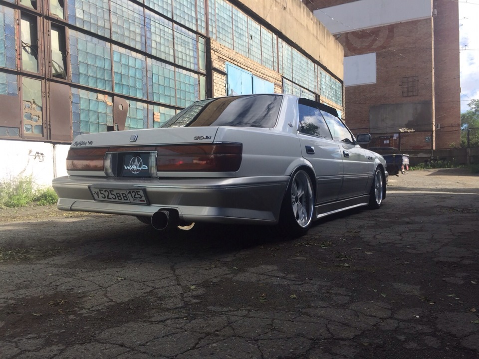 Shakotan Toyota Crown s130