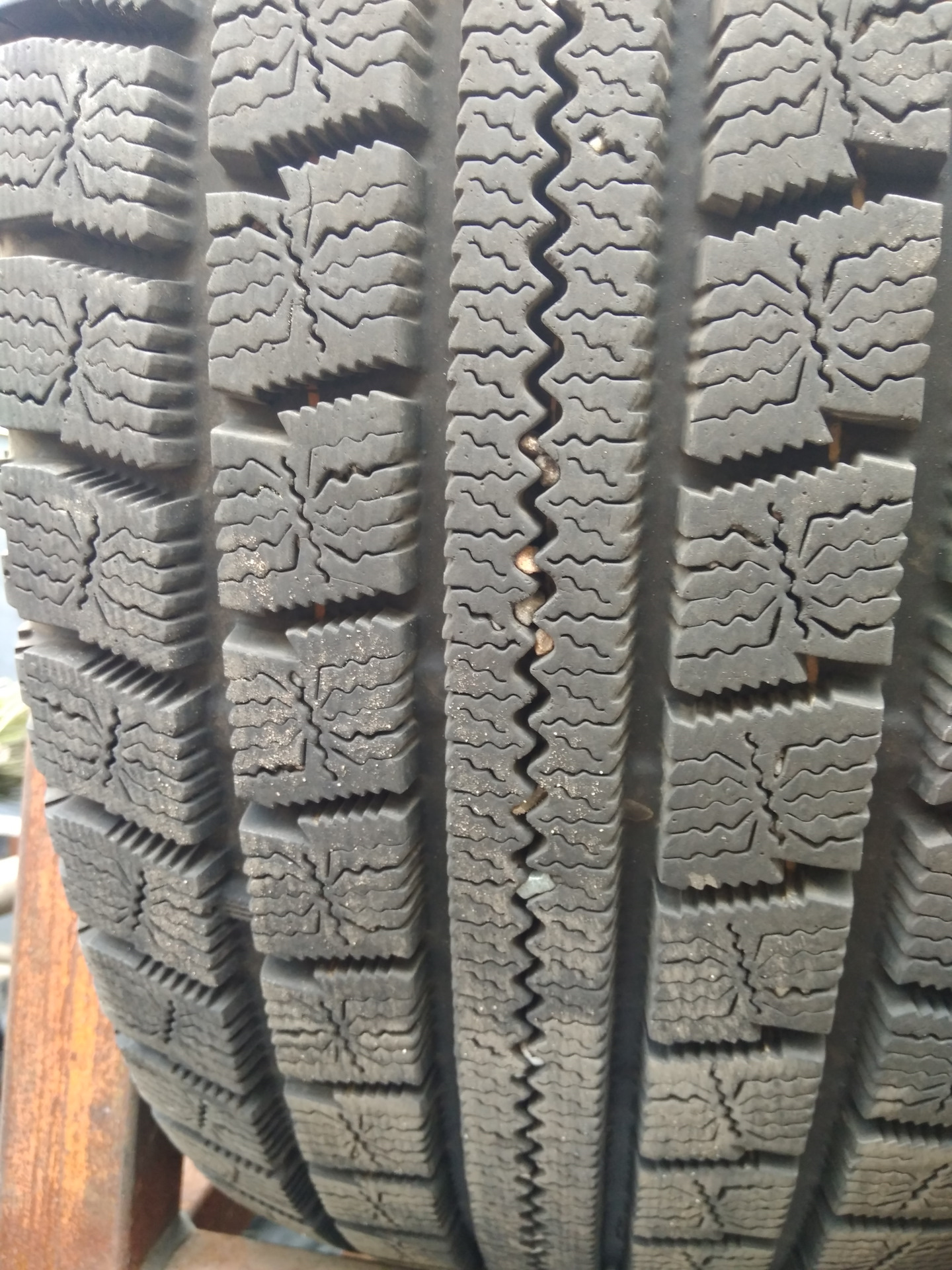 Нитто винтер. Nitto 225/65r17. Nitto sn2 Winter. 225 65 17 Nitto sn2. Nitto SN 2 Winter 205/55 r16.
