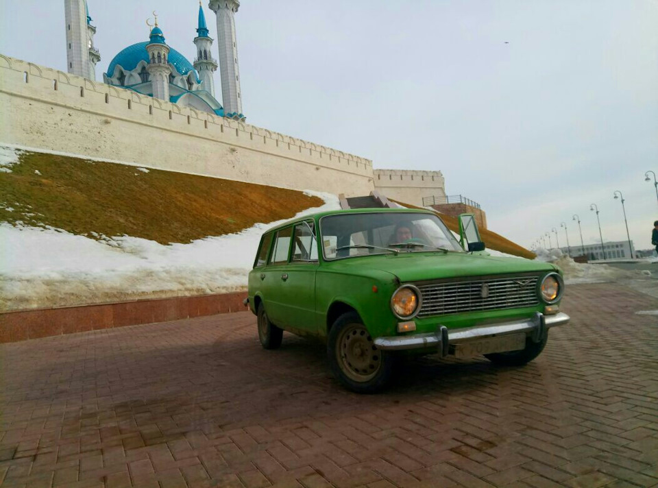 Кремль, двойка, два ствола — LADA 2102, 1,2 л., 1976 года | фотография ...