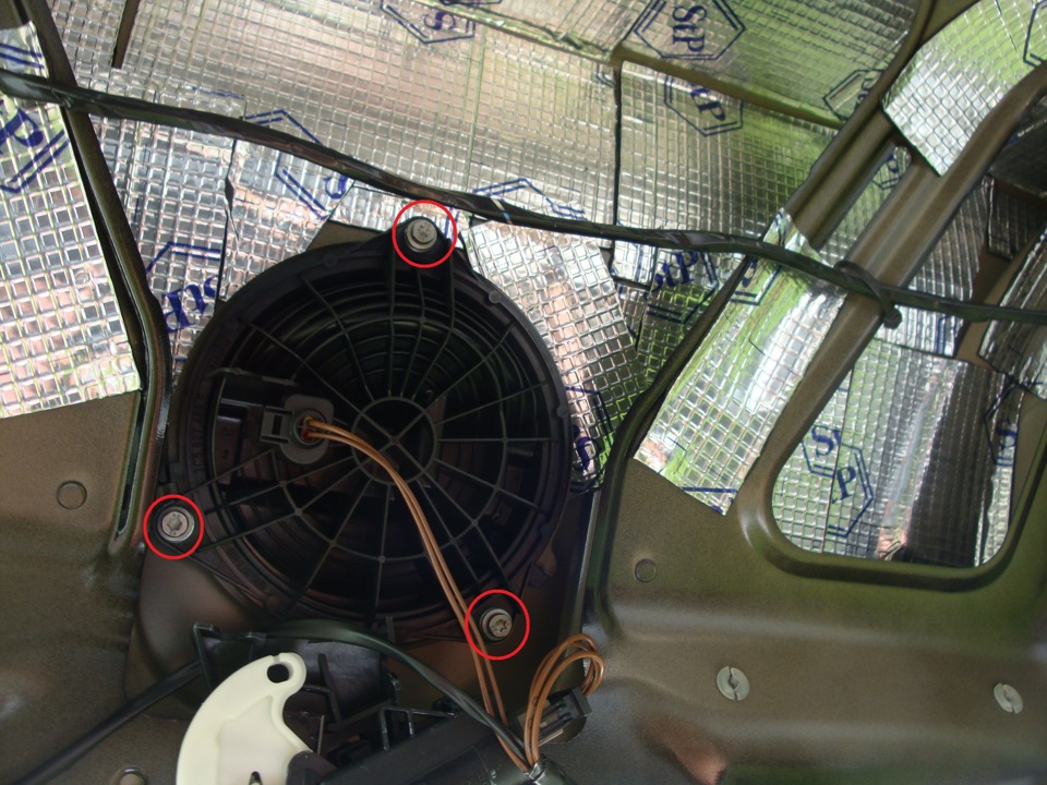 — снимаем родной значок — Volkswagen Passat B6