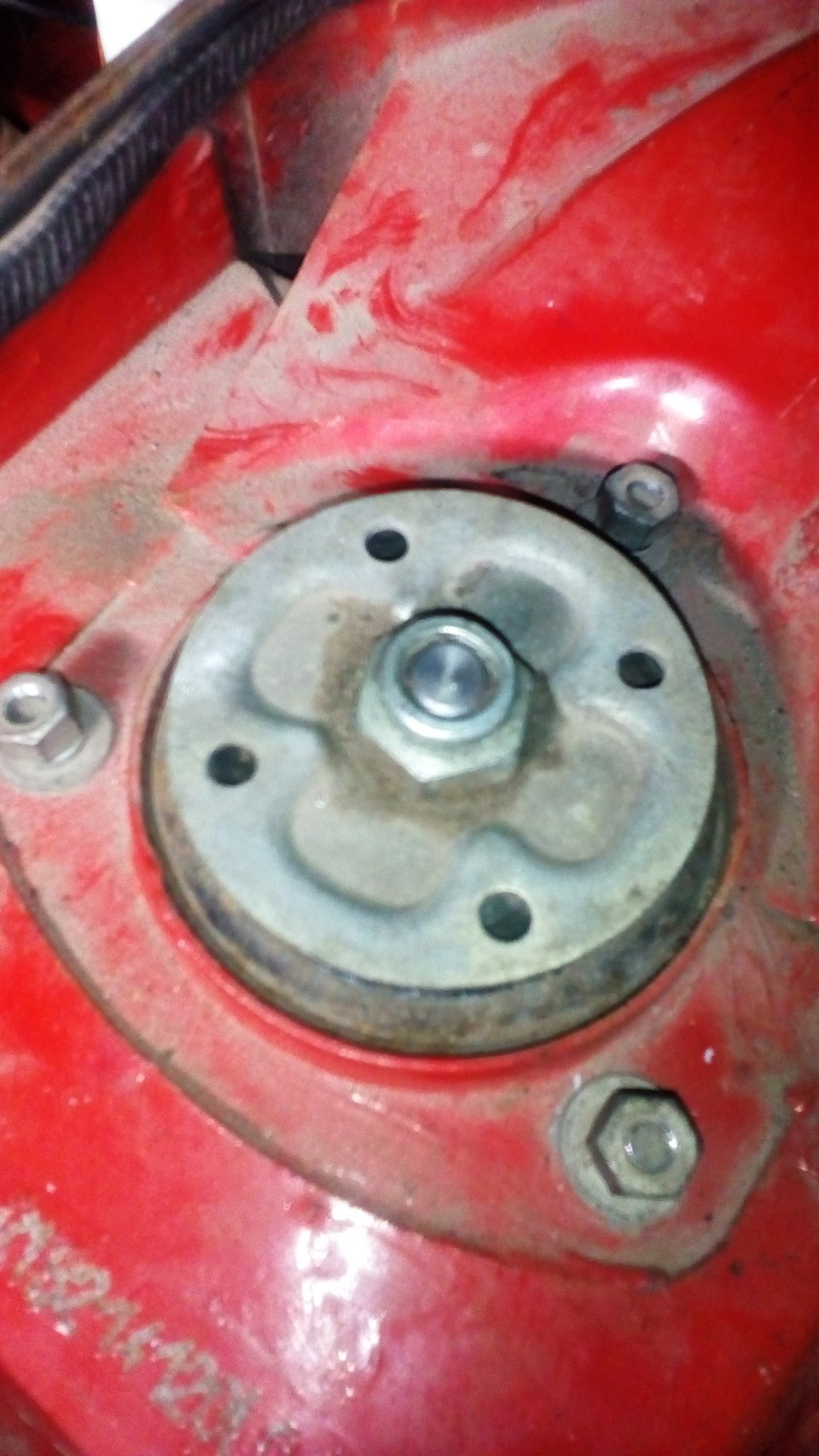 Как снять переднюю стойку. — Москвич 2141, 2 л, 1990 года | своими ...