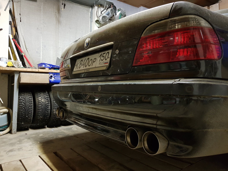 Photo from the logbook BMW 7 series (E38)