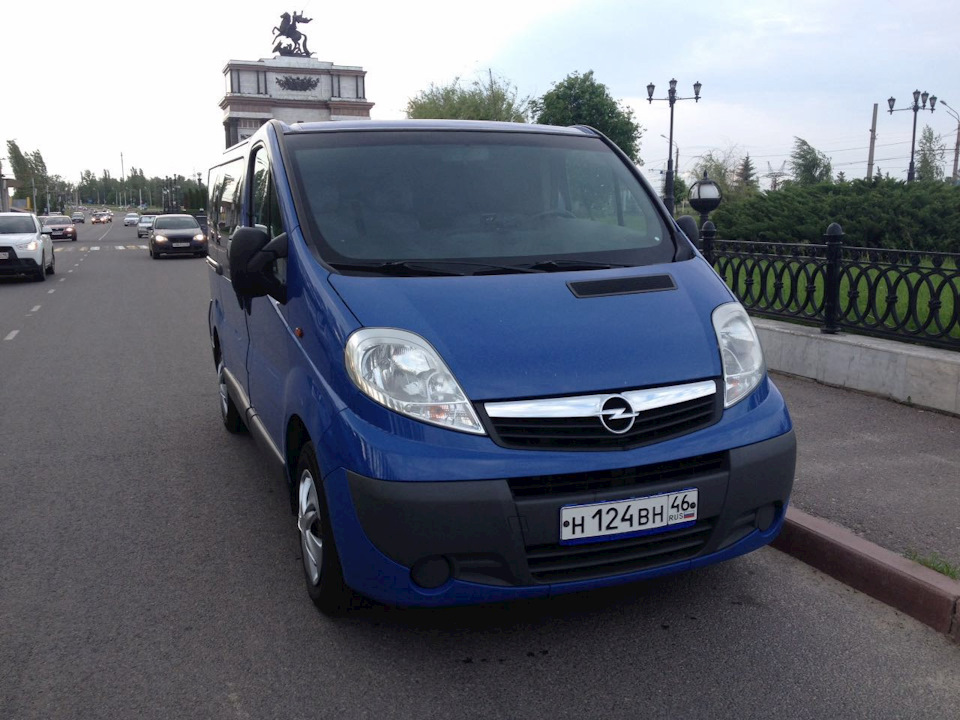 Виваро армения. Опель Виваро 2.0 дизель. Opel Vivaro 2009. Опель Виваро 2003 год дизель. Опель Виваро 376.