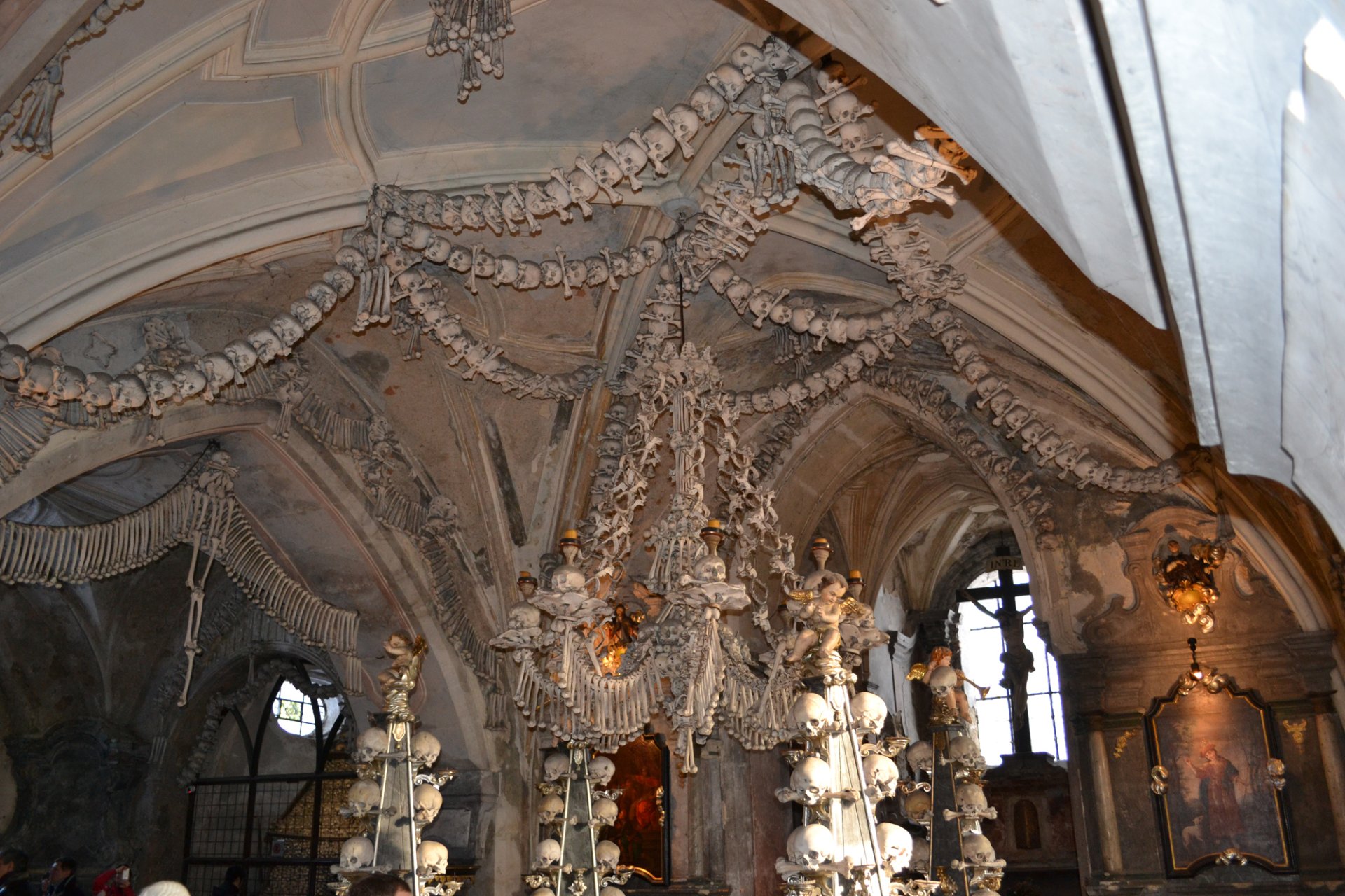 в чехии церковь из человеческих костей