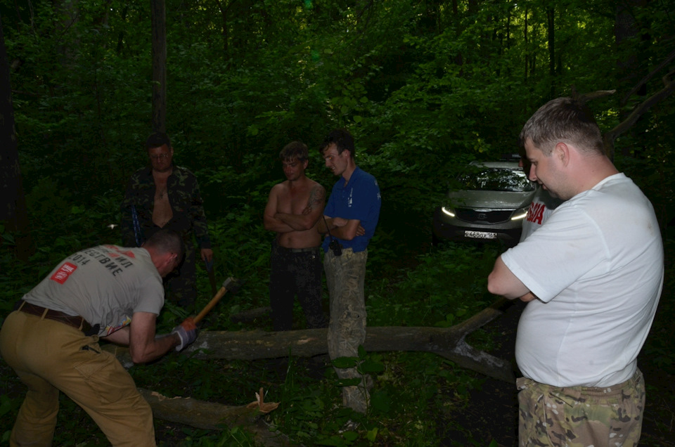 Бесконечно можно смотреть на три вещи: как горит огонь, как течет вода и как работают другие люди :)))) — KIA Sportage (3G)