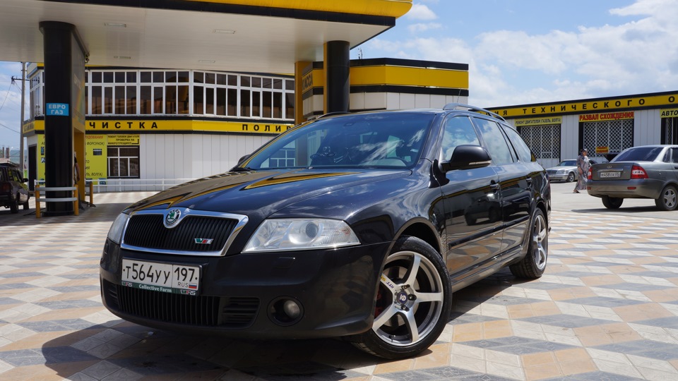 Skoda Octavia Combi RS турбо трактор