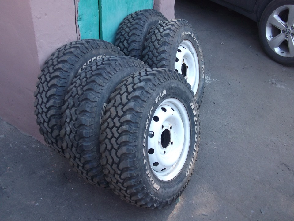 Off road 2 215 75 r15. BFGOODRICH 215/75 r15. BFGOODRICH Mud Terrain 215/75 r15. Mud Terrain t/a 215/75 r15 УАЗ. BFGOODRICH Mud-Terrain t/a km2 215/75 r15,.