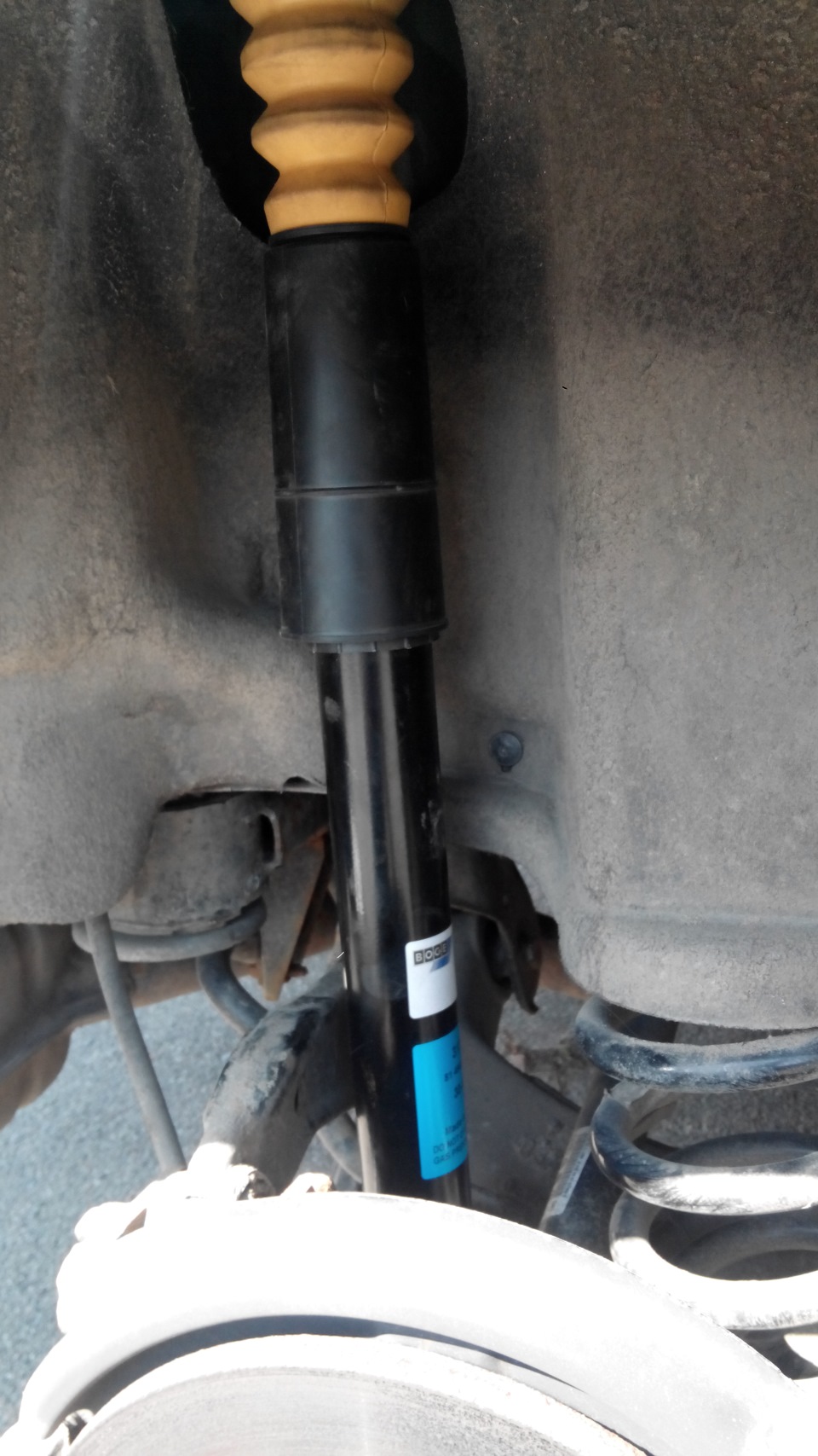 Задние стойки амортизаторов BOGE — Audi A4 Avant (B7), 2 л, 2007 года ...