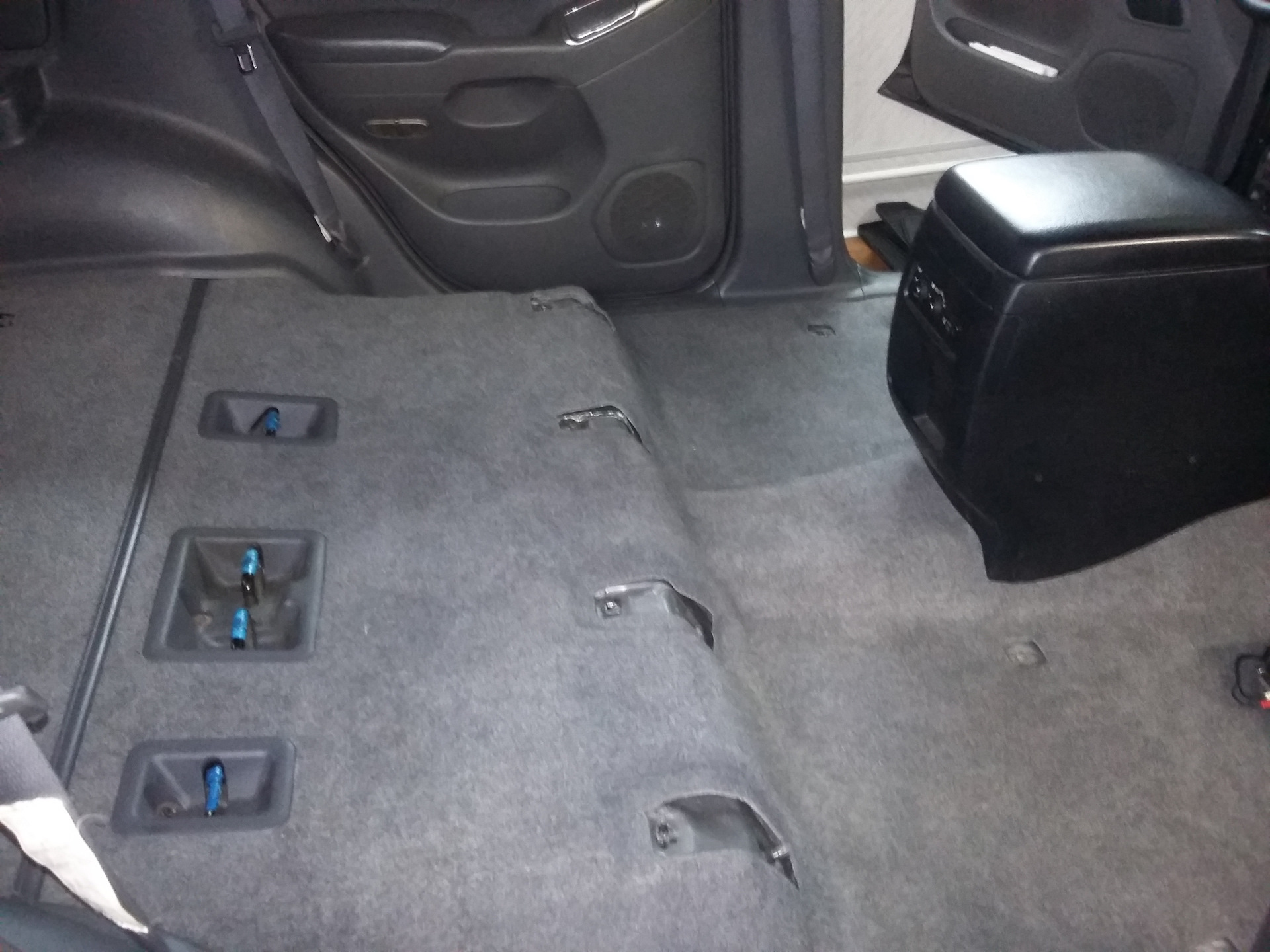 замена ковролина в салоне - Toyota Land Cruiser Prado 120-series, 4 л, 2005 года