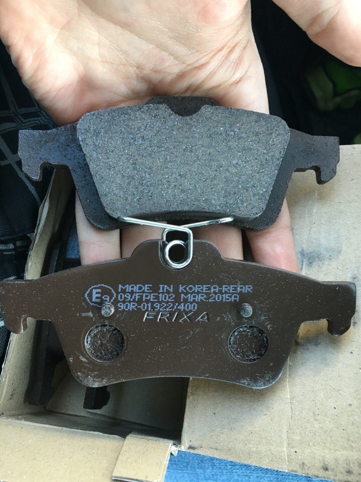 замена задних колодок — Ford Focus III Hatchback, 1,6 л, 2013 года ...