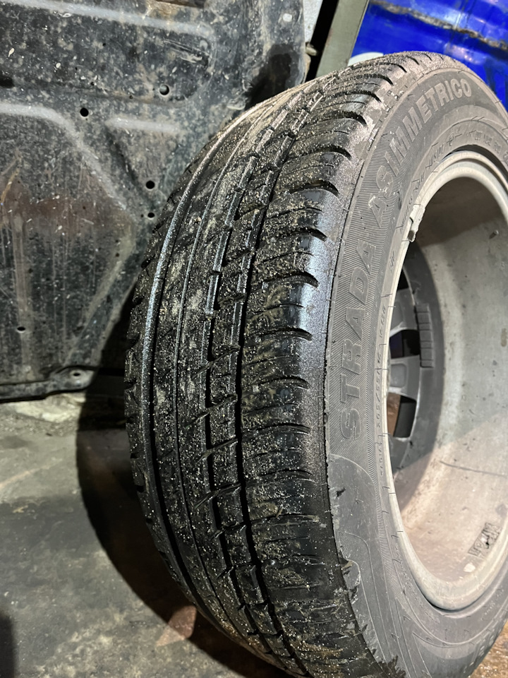 Шины летние Viatti 205/55 R16, литые диски Toyota 6,5Jx16 ET45 5x114,3 ...