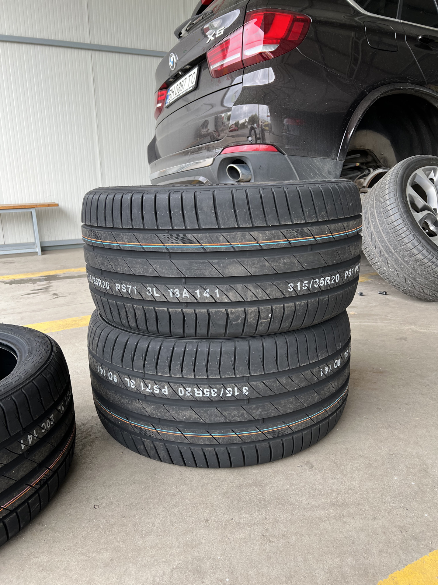 Резина kumho ecsta ps 71 suv. — BMW X5 (F15), 3 л, 2014 года | шины ...