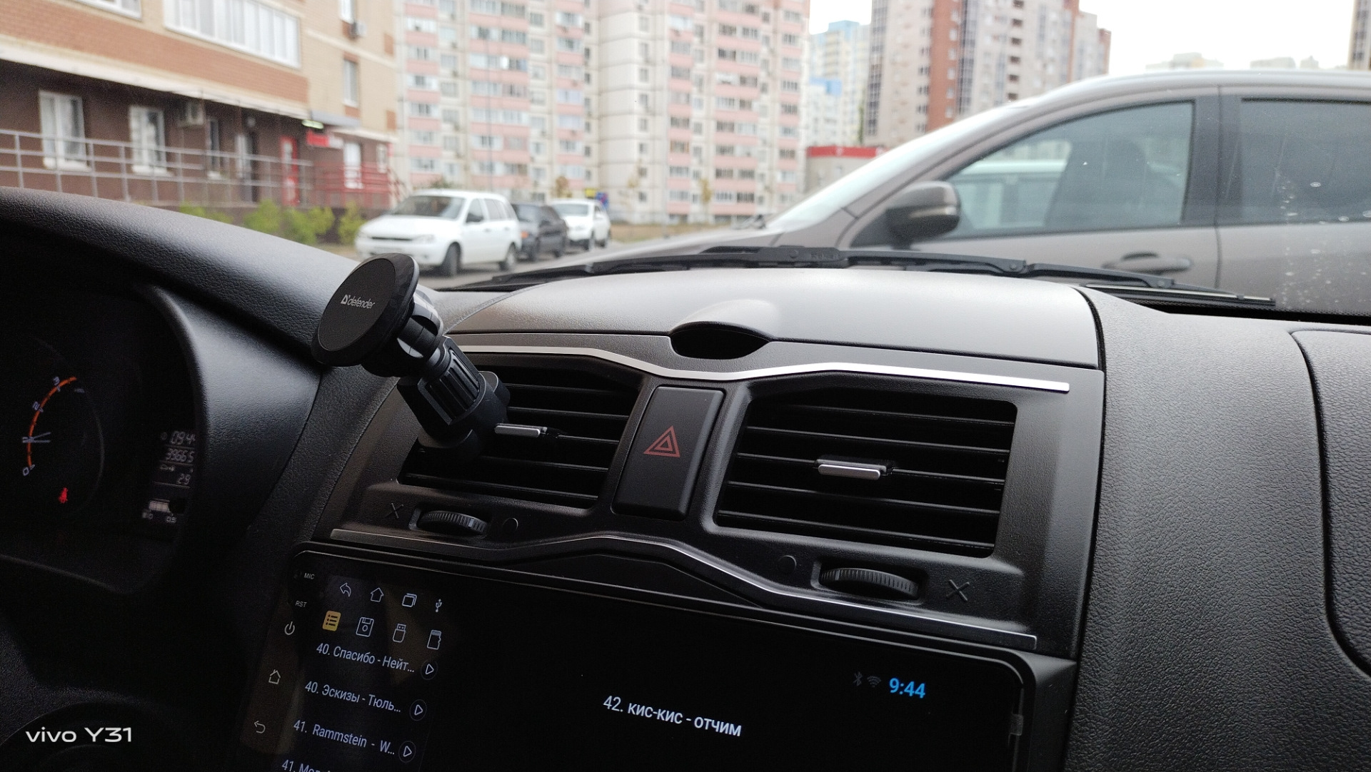 Магнитный держатель для телефона от Defender — Lada Гранта (2G) FL, 1,6 ...